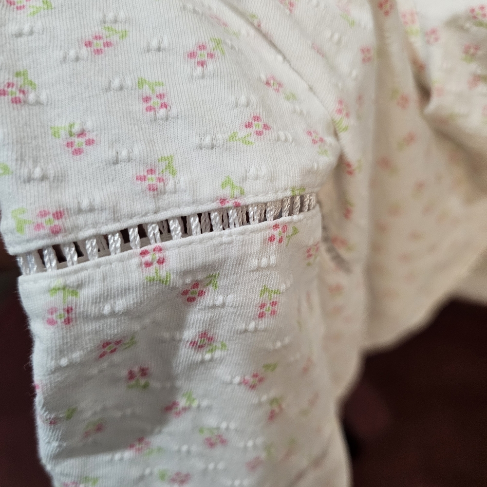 Aria White Eyelet Pointelle Floral with Floral Shaped Buttons Size Small{Bx7} - Picture 5 of 14